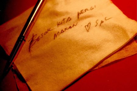 Menggantung Penat di Senandung Hangat Besok Kita Pergi Makan oleh Sal Priadi