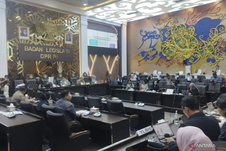 RUU PPRT Resmi Menjadi Usul Inisiatif DPR setelah Tertunda 22 Tahun