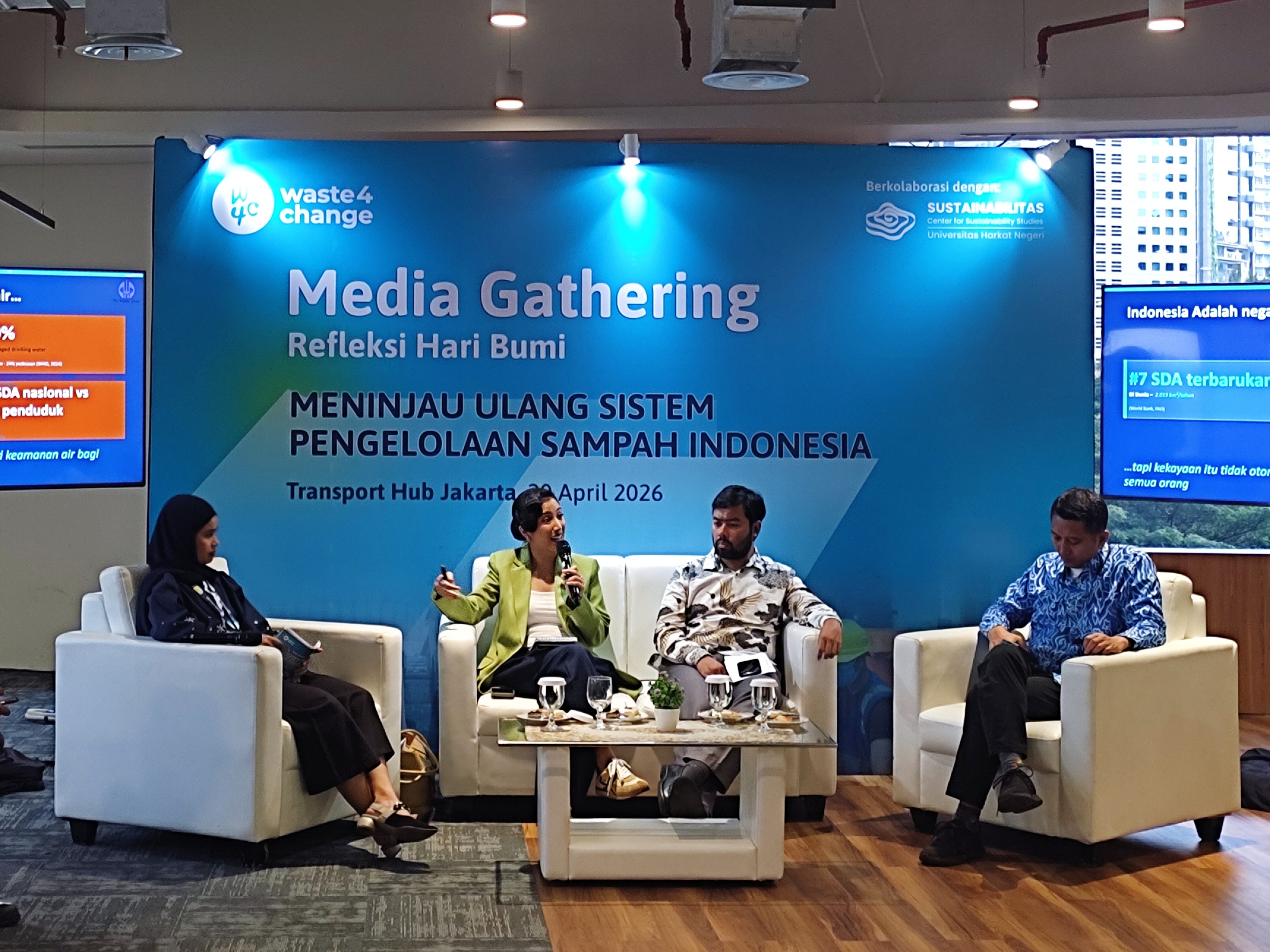 Waste4Change Soroti Karut-marut Pengelolaan Sampah Nasional