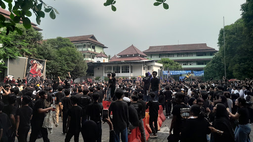 Semarak Parade Tujuh Fakultas pada Sportavest 2026 Tuai Sejumlah Catatan