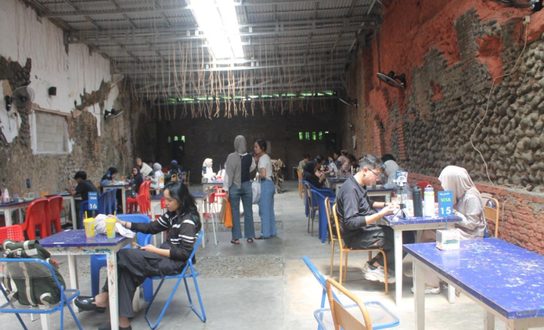 Ruang Cerita dalam Warna di Penalama Coffee