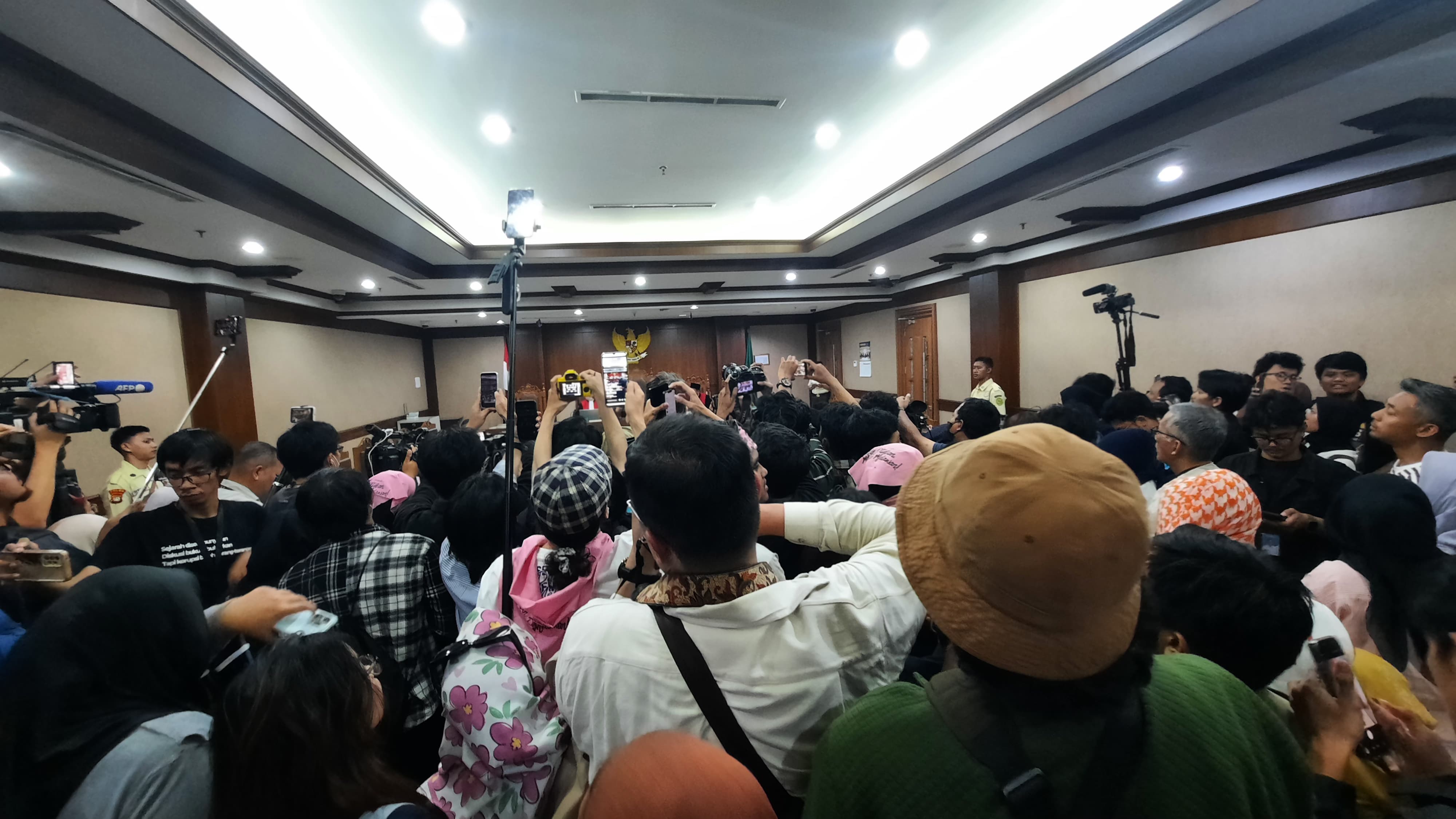 Delpedro dkk Dinyatakan Bebas Atas Dakwaan Penghasutan Aksi Agustus 2025