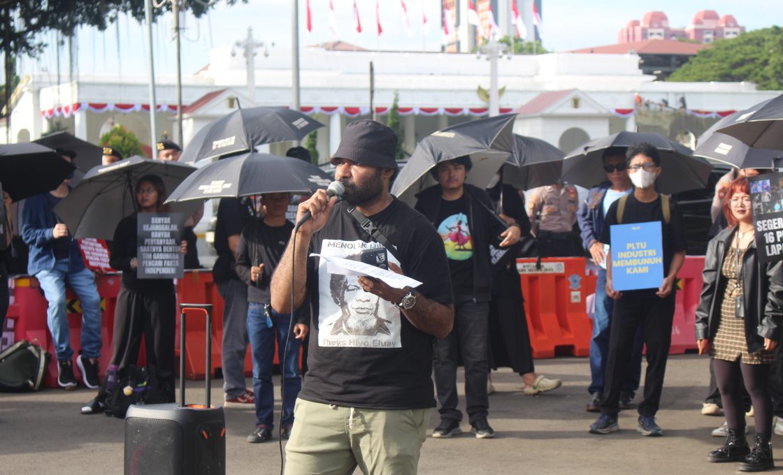 Aksi Kamisan ke-903 Sorot Tragedi Wamena, Tuntut Negara Selesaikan Pelanggaran HAM Berat