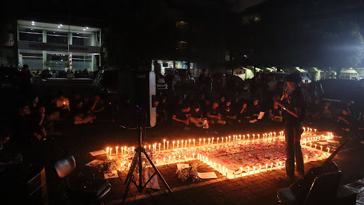 Merawat Ingatan HAM, Mahasiswa UPNVJ Gelar Aksi “Hitamkan UPNVJ”